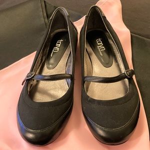 Tyrn by TyrnRose Black Flats, Size 5